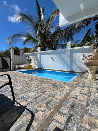 Sport & Beauty, 3 Bedroom Family Pool Villa Flic-en-Flac Beach, Black River