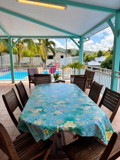 Food & Drinks, Maison spacieuse avec jardin au Diamant, proche plages, Les Anses-d'Arlets