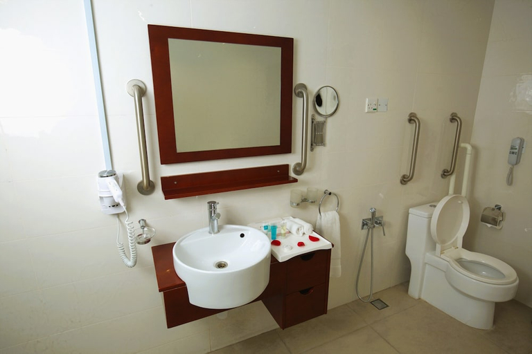 Bathroom 4, Al Manzil Hotel, Manama