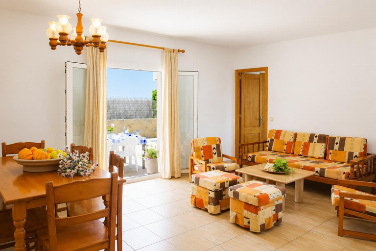 Others 5, Villa Roca Nova, Baleares