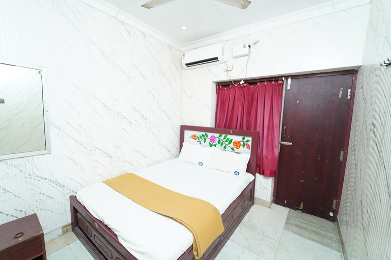 Room 3, Udhaya Lodge, Ramanathapuram