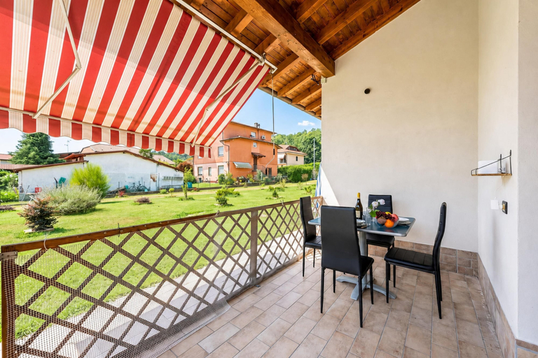 Outdoor dining 5, La Casa In Campagna: Rustic Retreat 800m From the Lake, Varese