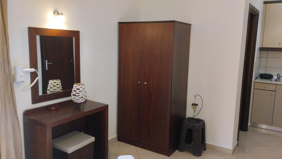 Others 4, Filio Studios, East Macedonia and Thrace