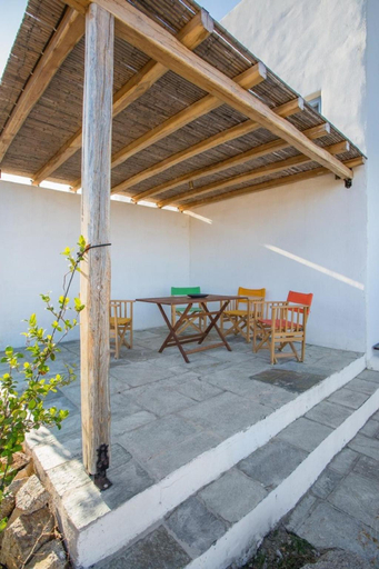 4, An Amazing Stone Villa-A in Serifos w/shared Pool, South Aegean