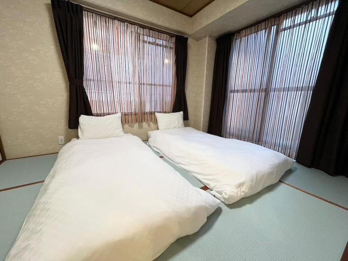 Bedroom 2, Elizabeth Garden - Vacation STAY 14255, Osaka