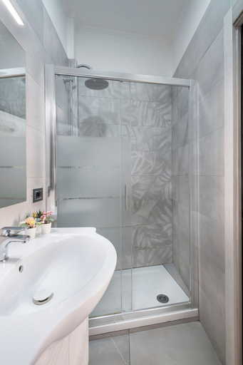 Bathroom 5, Rohome Stay Guesthouse, Roma
