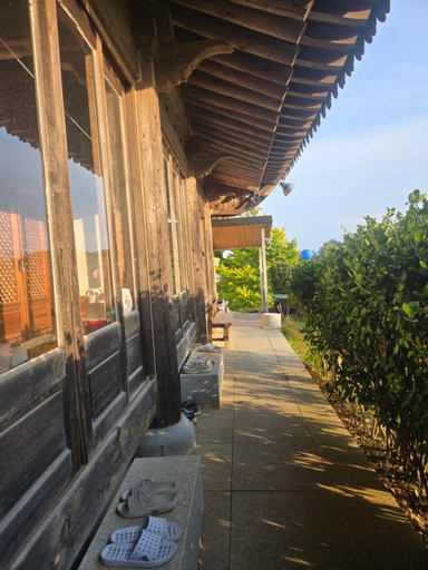 Others 3, Pet Friendly Hanok Temple Stay, Goheung