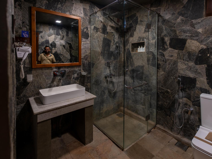 Bathroom 3, Wilpattu homestay by ceylon, Nochchiyagama