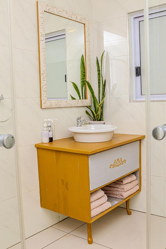 Bathroom 3, Tropic of Capricorn Guest Farm, Rehoboth Rural