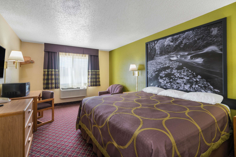 Bedroom 3, Super 8 by Wyndham Fountain, El Paso