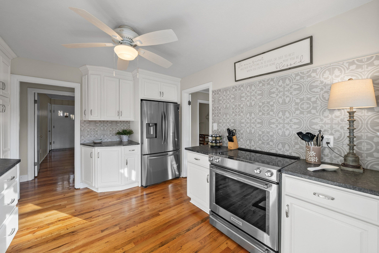 Private kitchen 5, Enjoy our 1400sqft, Single-story 3BR Home With a Private Entrance, Montgomery