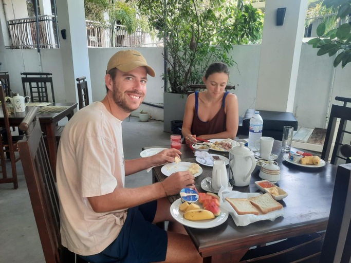 Food & Drinks 4, King's Marine B&B Surf Hotel, Matara Four Gravets