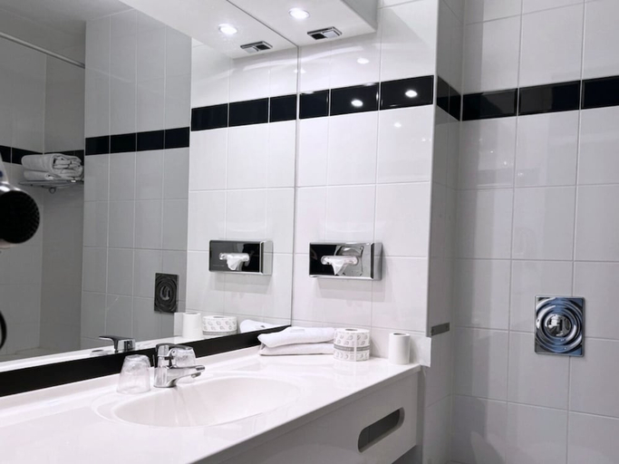Bathroom 4, Golden Tulip Oosterhout, Oosterhout