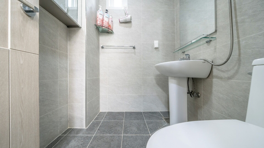 Bathroom 4, Gapyeong On The Hill Pool Villa, Chuncheon