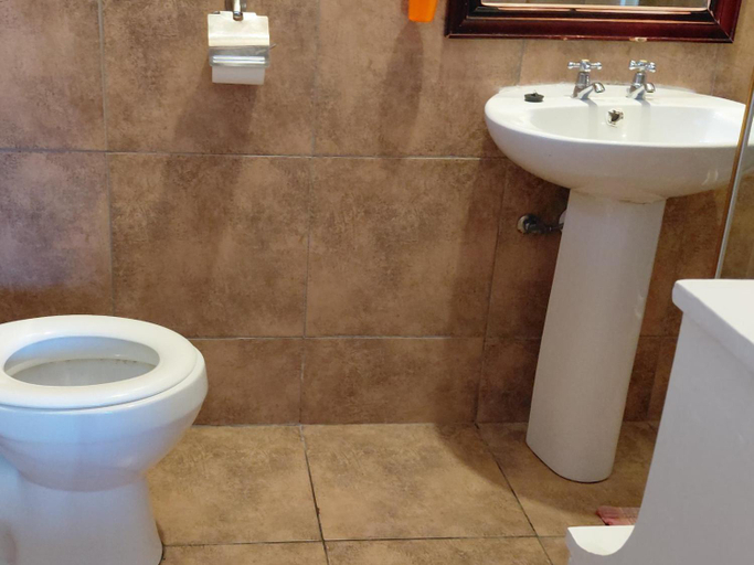 Bathroom 4, Sunnyside Guesthouse, Walvisbay Urban