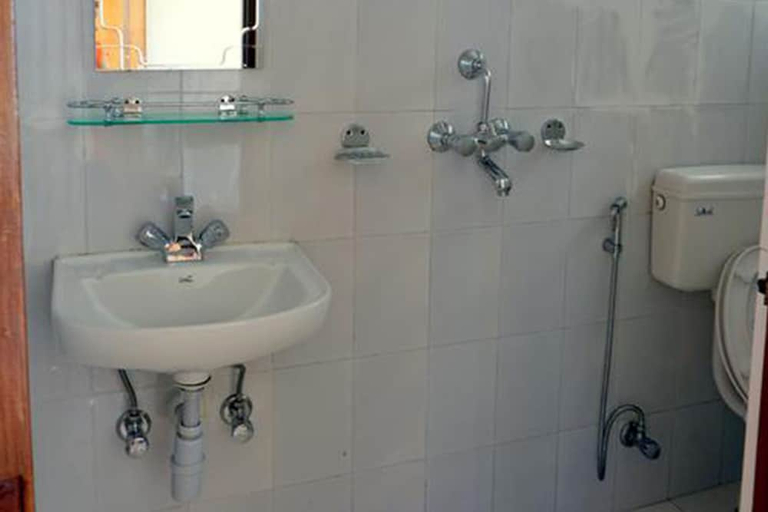 Bathroom 3, Cherry Garden, Gandaki