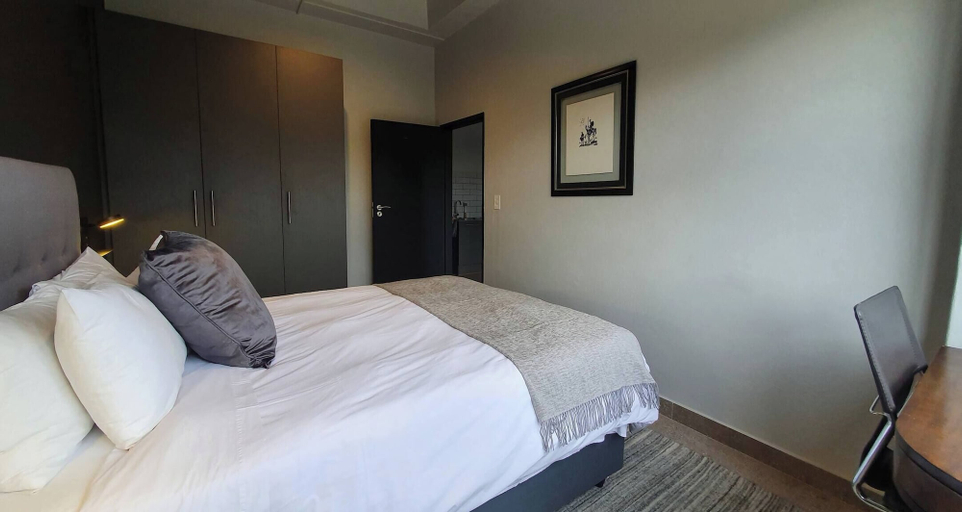 Room 3, 57 Spacious 2-Bedroom, 2-Bathroom Apartment, City of Johannesburg