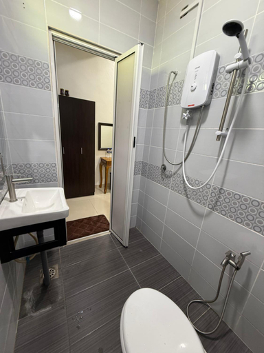 Bathroom 4, The Lodge, Kuala Krai
