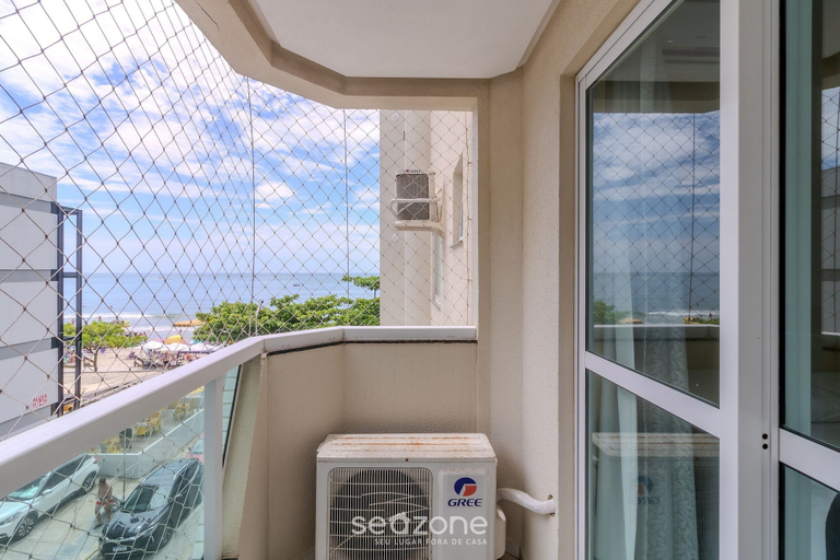 Property grounds, 3BR Seafront apt w/ BBQ in Itapema Con0101, Itapema