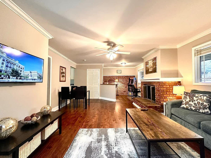 Room 5, Stylish Modern Apt Near Northside Hospital, Forsyth