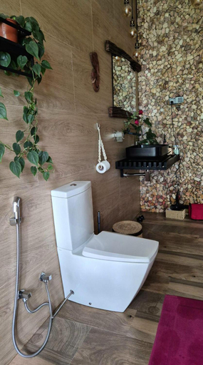 Bathroom, Lush In Ella, Ella
