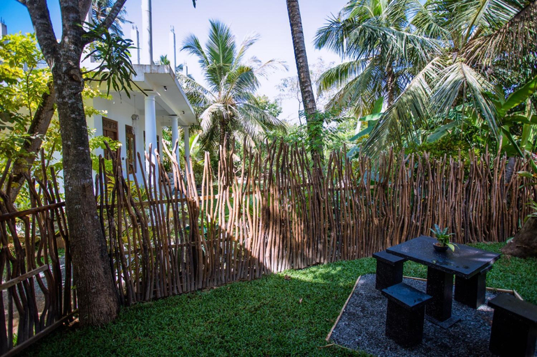 Others 4, Seyoo Villa, Habaraduwa