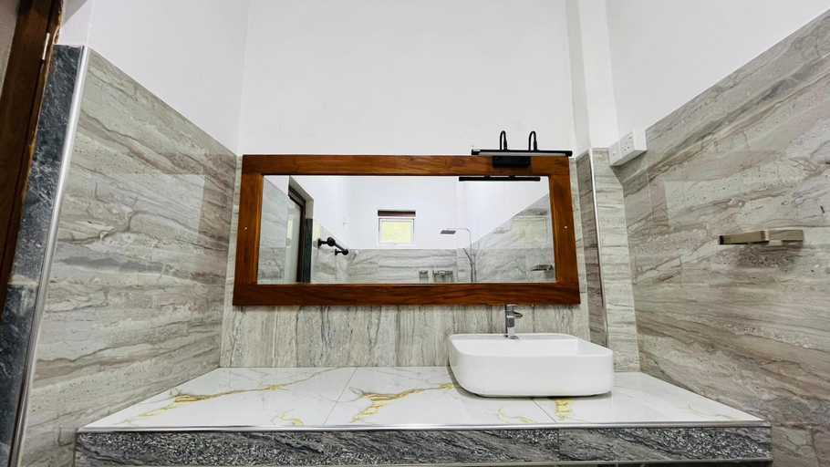 Bathroom 3, Sigiriya Moonlight Home, Dambulla