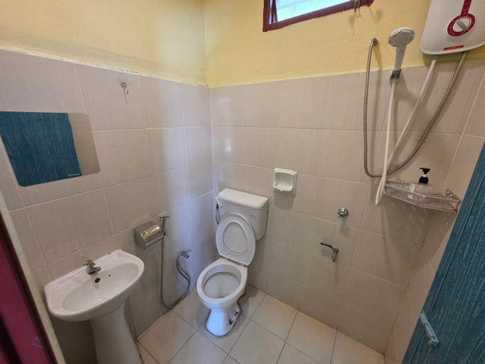 Bathroom 3, Lagenda Resthouse Cenang Beach, Langkawi