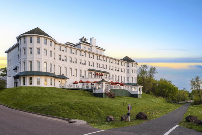 Exterior & Views 2, Hotel Chequamegon, BW Signature Collection, Ashland