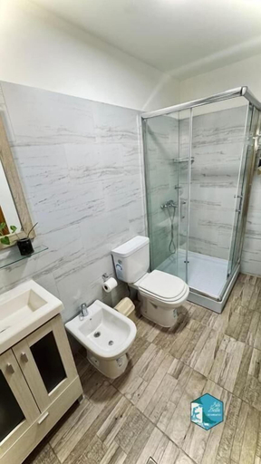 Bathroom 3, Isla Bella, Ushuaia