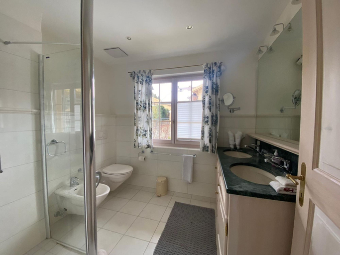 Room 4, Marvelous Luxurious Furnished Flat With Outstanding Views, Pays-d'Enhaut