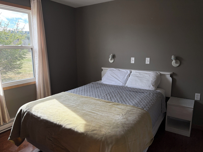 Room 5, The Sunshine Inn, Cumberland