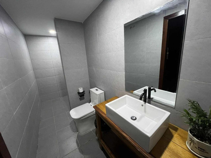 Bathroom 2, Coco Bungalows, Sihanoukville