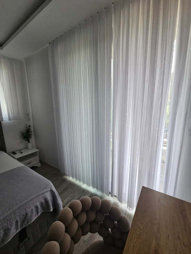 Others 2, La Vida Apartments