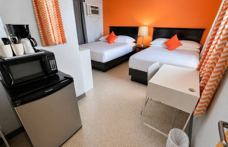 Room 2, Orange Motel, Lake