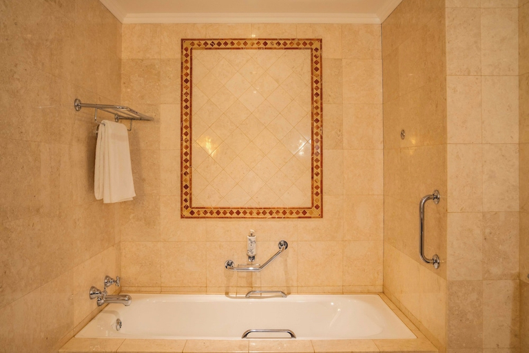 Bathroom 5, Polana Serena Hotel, Maputo