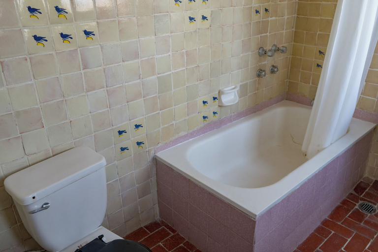 Bathroom 4, Hotel de la Borda, Tetipac