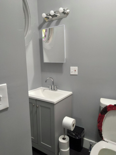 Bathroom 3, Log Comfort 4, Newark