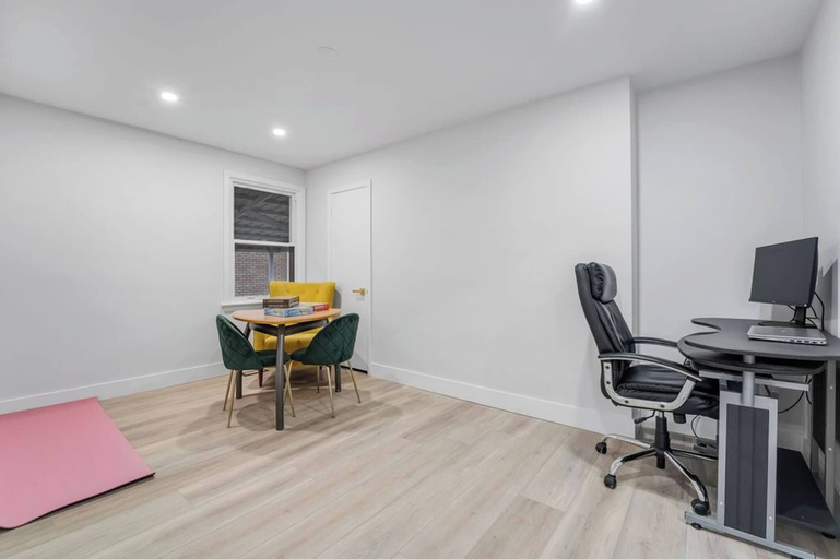 Interior 4, Downtown luxury house close to the nature, Ottawa