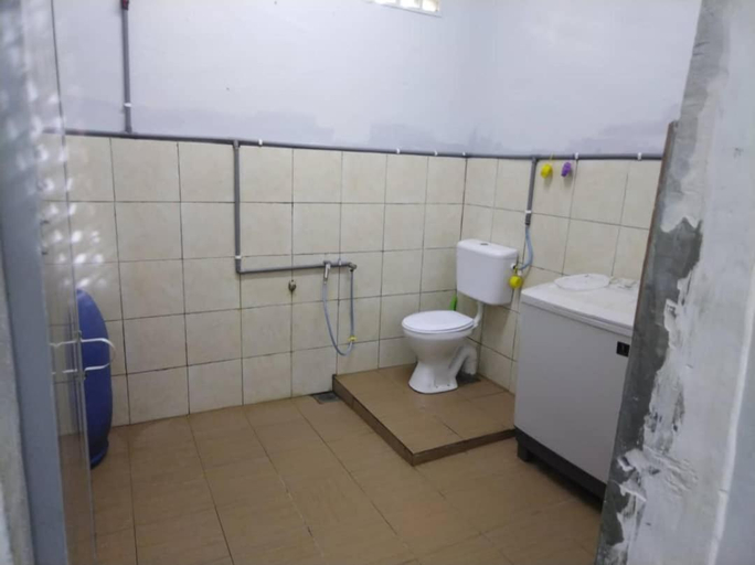 Bathroom, Warisan Homestay B, Mersing