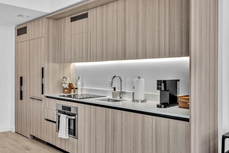 Private kitchen 4, Beautiful Miami Apt Pool & Beach for 3, Miami-Dade