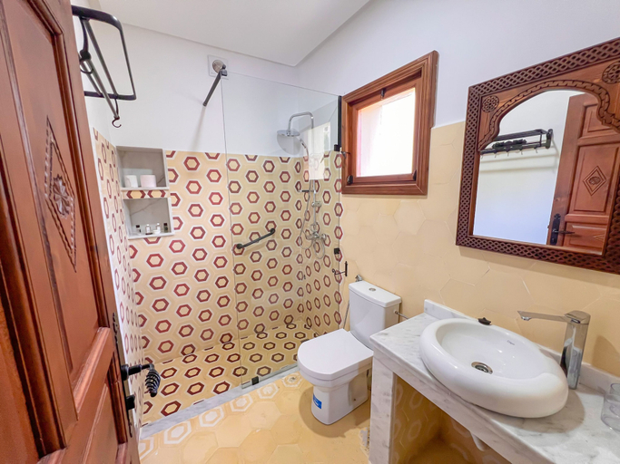 Bathroom 5, Oussoul House, Fahs Anjra
