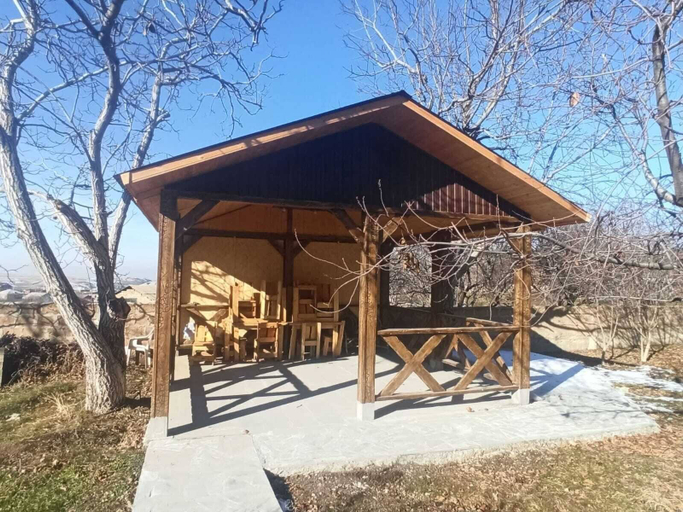 Others 5, Azhdahak Guesthouse