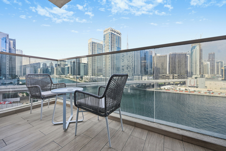 Outdoor dining, Bloomfields 2BR Canal Bay Business Bay, Dubai