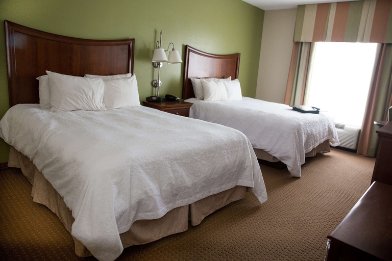 Bedroom 3, Hampton Inn & Suites Blairsville, Indiana