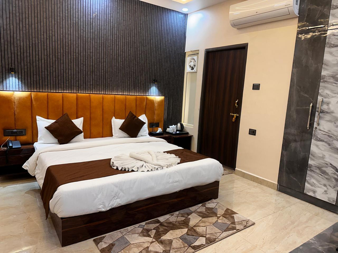 Bedroom 3, Vega Hotel & Restro and The OM residency, Faizabad