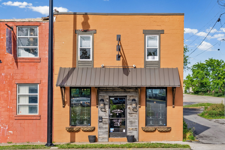 Exterior 5, Studio-above Craft Coffee Shop, Downtown, By Apsu, Montgomery