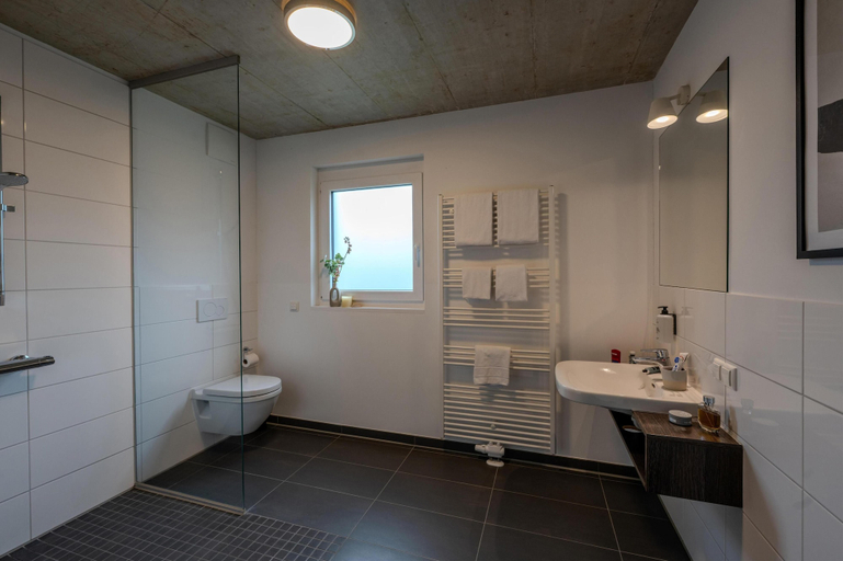 Bathroom 5, ipartment Wolfsburg @HOME by Best Western, Wolfsburg