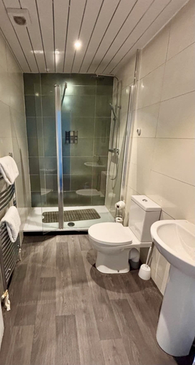 Bathroom 4, The Harbour Hotel, Inverclyde