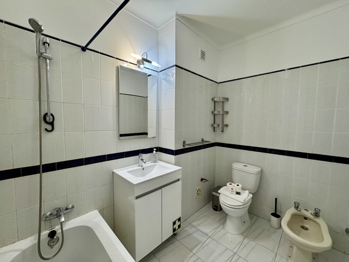 Bathroom 2, Quarteira Beach & Ocean View 3 by Homing, Loulé
